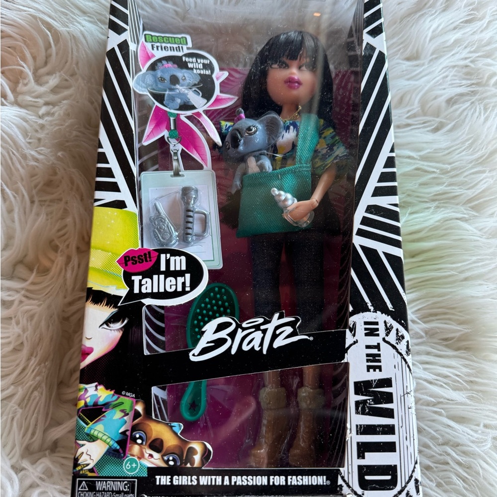 Bratz In the Wild Jade with Black Hair and Green Outfit